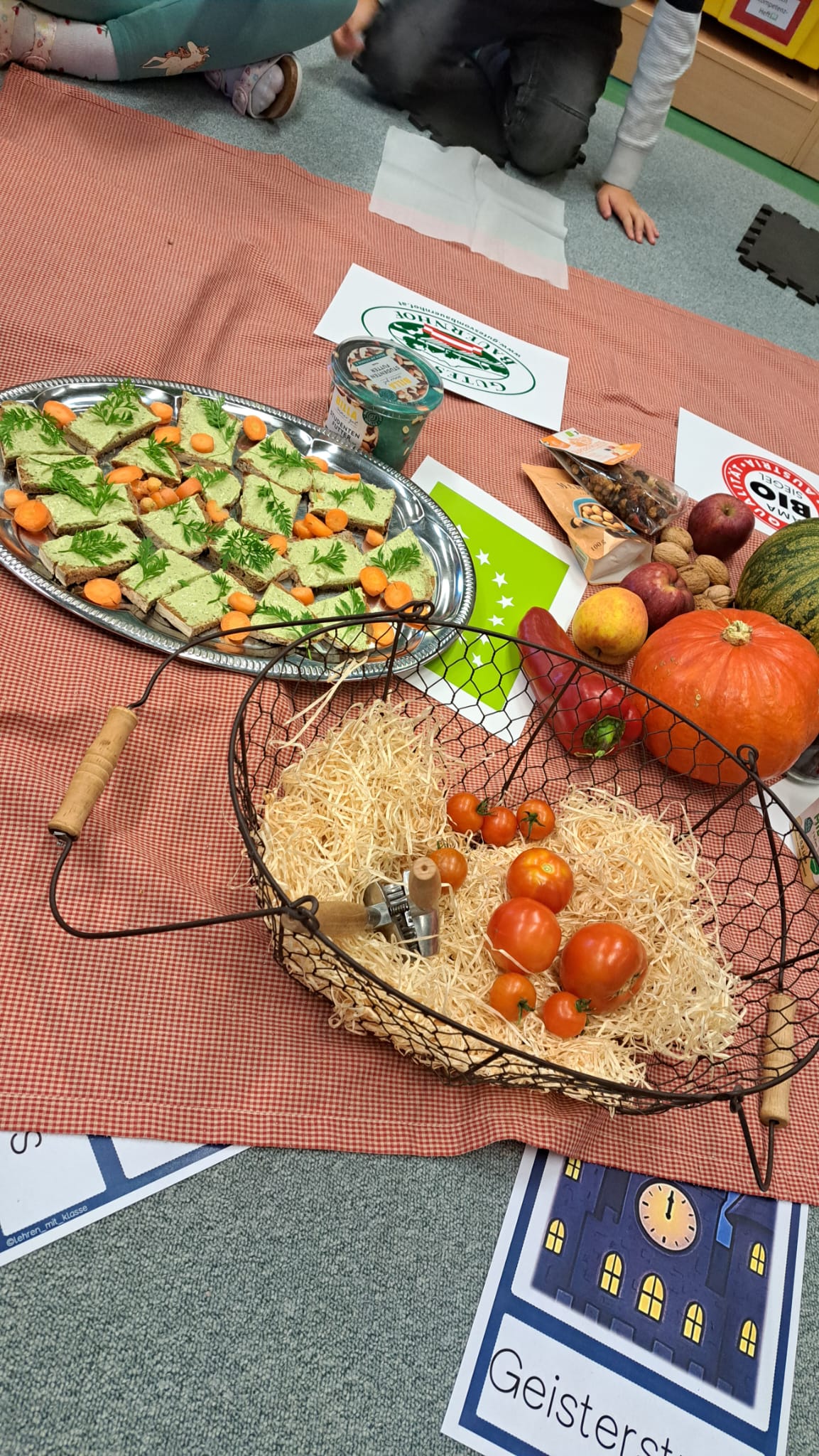 Seminarbäuerinnen zu Besuch bei den 2. Klassen 🎃🥕